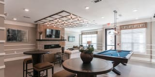 Vintage Foxland Apartments Gallery 30