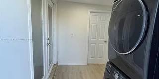 Charming 3 Bedroom 2 Bathroom House - Huge Yard Charming 3 Bedroom 2 Bathroom House - Huge Yard Gallery 8