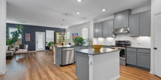 Huge 4-Bedroom Home in Del Valle For Rent Gallery 7