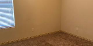 Beautiful Home with a Den Gallery 6