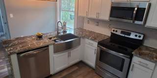 STAFFORD - 1 BEDROOM LOFT APARTMENT Gallery 11