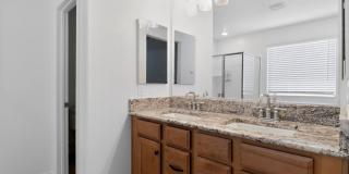 Spacious 3BR House in Buckeye Gallery 21