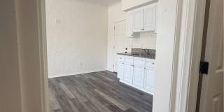 2001 Cedar Avenue Gallery 11