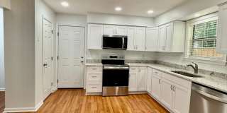 Completely Updated 3bd/2BA Home mins from Dam Neck/Oceana Bases! With Garage!! Gallery 1