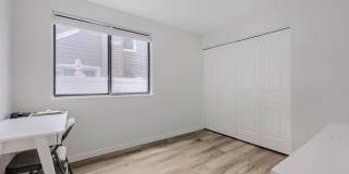 Updated 2 Bedroom Townhouse in Thornton Updated 2 Bedroom Townhouse in Thornton Gallery 9