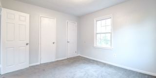 Spacious Duplex! Gallery 18