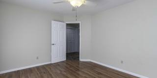 101 S Wakefield Drive Gallery 25