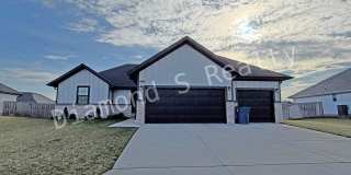 **Gorgeous 4-Bedroom Home in Olde World Estates Subdivision** Gallery 1