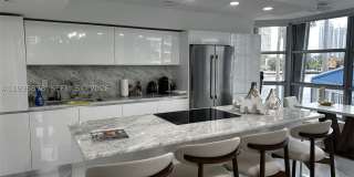 19195 NE 36th Ct Gallery 1