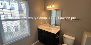 Luxurious Colonial Green Townhome with Garage Gallery 43