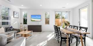117 Henson Gallery 6