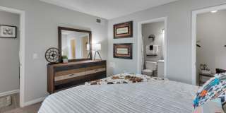 The Retreat at Lake Johnson Apartments Gallery 28