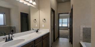 Comfort, Space & Flexibility – 3 Bed Home in Moore School District Gallery 8