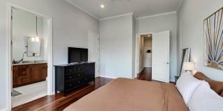 1417 W Chicago Avenue Gallery 22