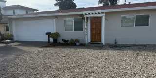 Upper Seaside four bedroom and two bath Gallery 1