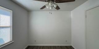 Charming 3 Bed 2 Bath Home with Fenced Yard Gallery 13
