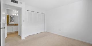 1300 NE Miami Gardens Dr Gallery 9