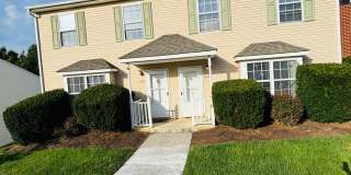 4 Bedroom, 2.5 Bath Townhouse Gallery 1