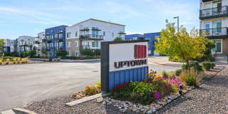 8000 Uptown Gallery 32