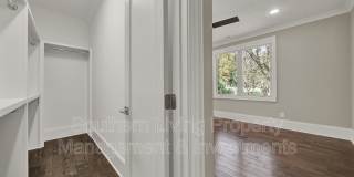 2011 Sharon Ave Gallery 34