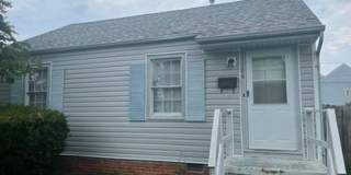 2 bed house on Rva Northside!  Central hvac, hardwoods,all electric, lots of parking, laundry, Gallery 18