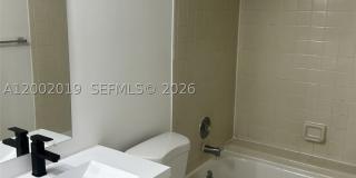 8290 Lake Dr Gallery 4