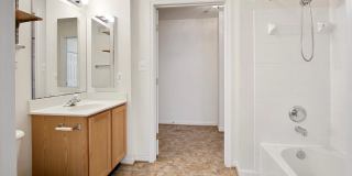 502 BRADLEY CT #5D Gallery 36