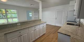 3 Bedroom 2 Bath Single Family Home w/Garage & Bonus Room Gallery 9