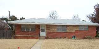 Awesome 3 Bedroom Home with Wood Floors located close to Campus!! Gallery 1