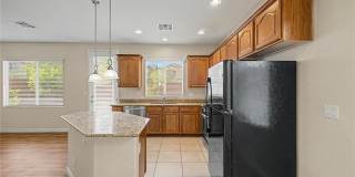 10560 Laurelwood Lake Avenue Gallery 5
