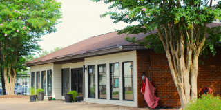 Adorable Condo Gallery 7