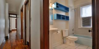 4 Bedroom North Campus Newly Remodeled House with 2 Decks and Patio Gallery 22