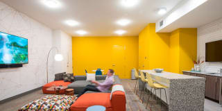 20 Midtown Gallery 42