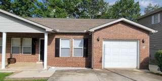 3 Bedroom, 2 Bathroom Rental With Garage Gallery 1