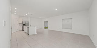 Westview Single Family Home 4 beds 2,5 Baths Gallery 6
