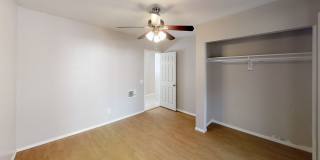 5 Bed / 3 Bath on Rockford Dr (Large Rooms & Backyard) – Walk to Campus!! Gallery 11