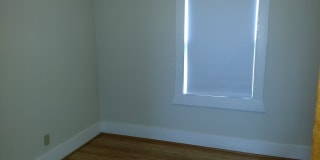 AUGUST RENT FREE!!!  4 Bedroom Duplex in DOWNTOWN IOWA CITY! Gallery 9