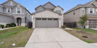 Huge 4-Bedroom Home in Del Valle For Rent Gallery 1