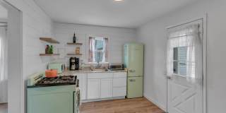 Adorable Cape Cod Charmer Available For Rent! Gallery 7