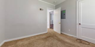 Charming 2-Bedroom Ranch for Lease in Warren Gallery 14
