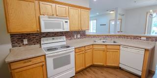 Rare 3 bedroom end unit Boulder Ridge townhome! Gallery 7