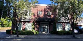 Spacious Condo in Downtown Gresham - Near MAX! Gallery 1