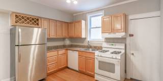 Three Bedroom Home in Graduate Hospital Gallery 6