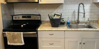 Charming furnished 2br 2nd Floor Apartment in Wilmington Gallery 27
