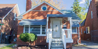 Beautifully renovated brick bungalow Gallery 1