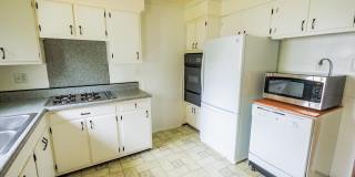 300 MACCLELLAND Avenue Gallery 16