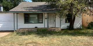 Spacious 2 bedroom with A Fire Place Gallery 1