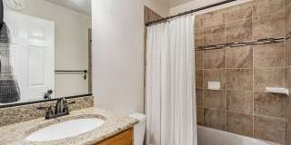 Gorgeous 6 Bedroom/3.5 Bathroom Home! Gallery 16