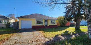 Spacious Two Bedroom Home with a Large Yard and Garage Gallery 1