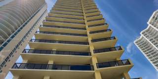 16275 Collins Avenue Gallery 1